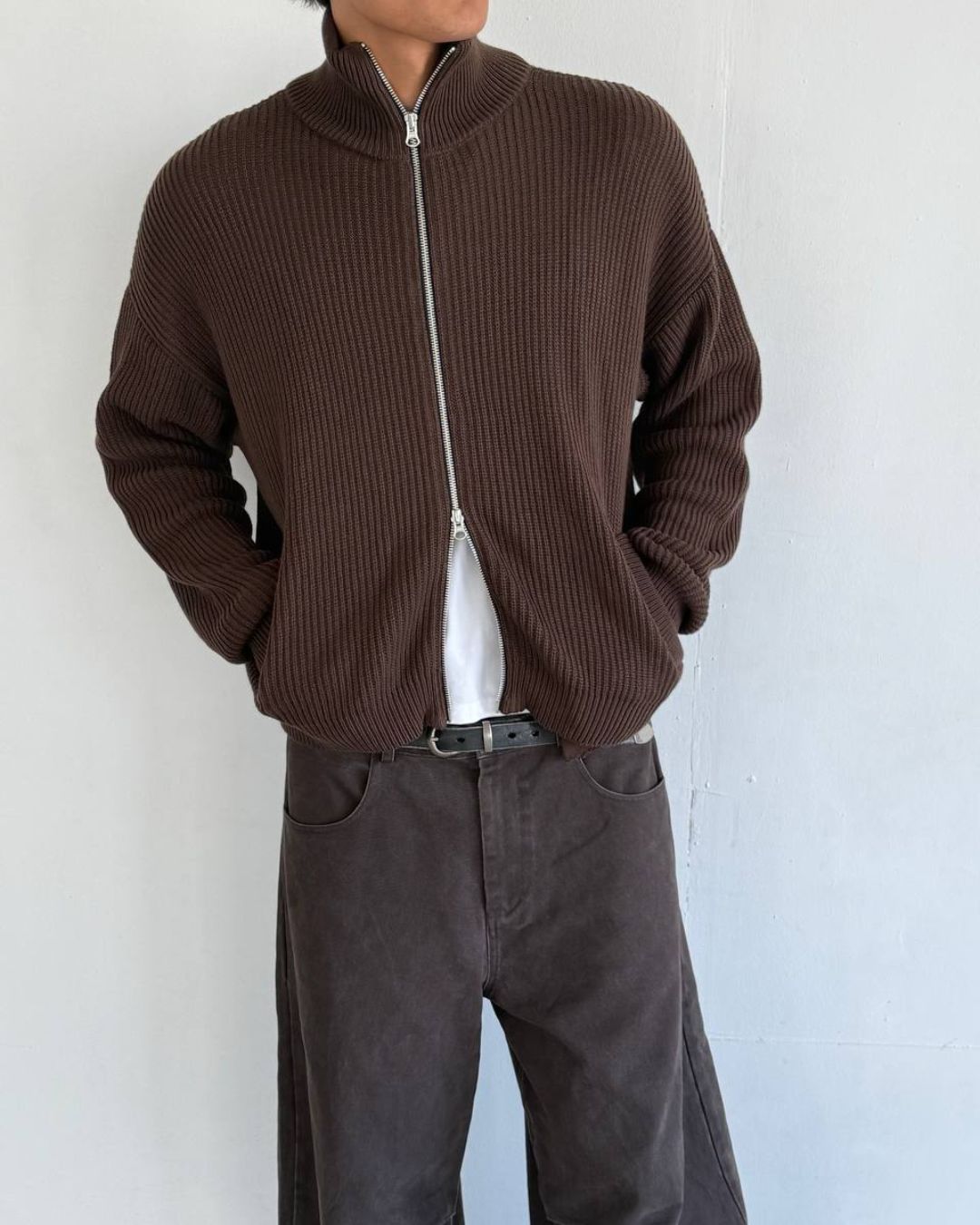 Zip sweater / dark brown