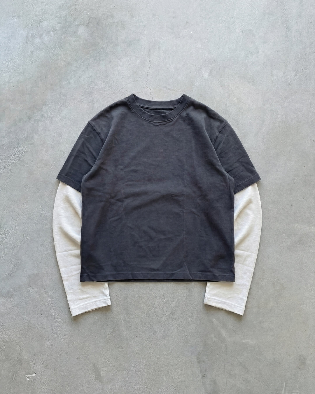 Long sleeve / washed grey