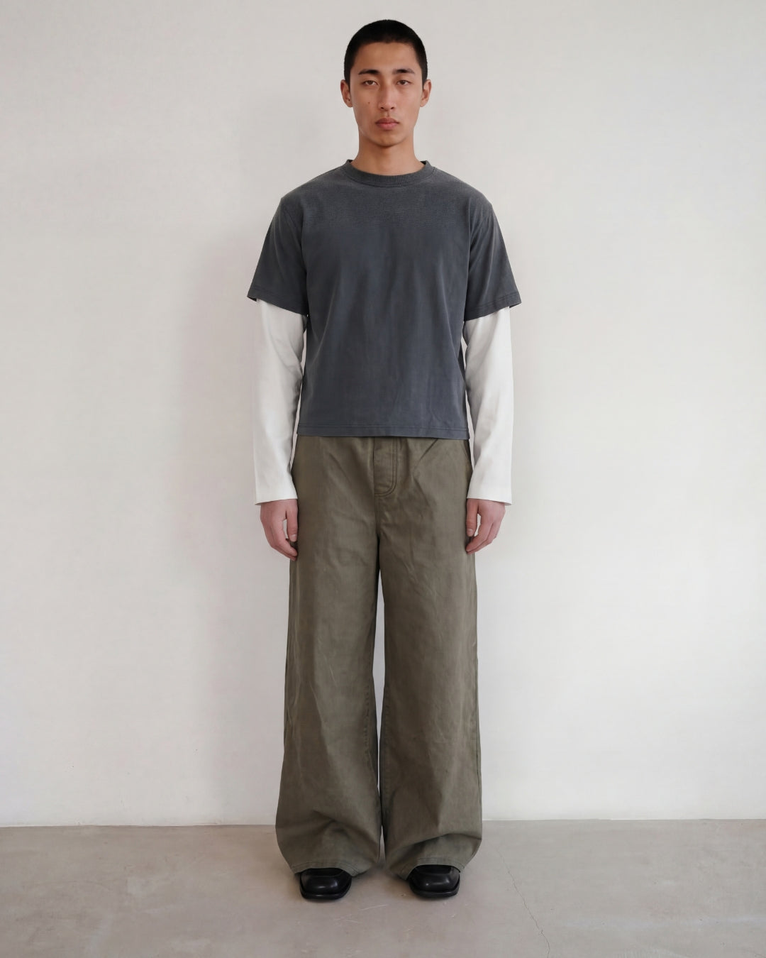 Long sleeve / washed grey