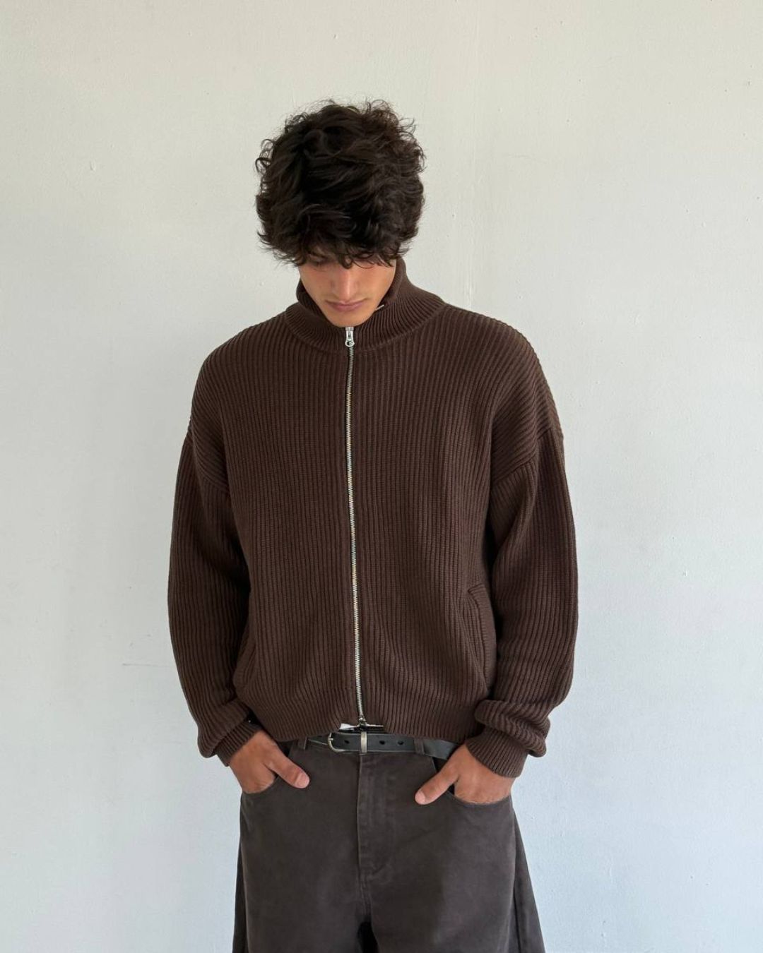 Zip sweater / dark brown