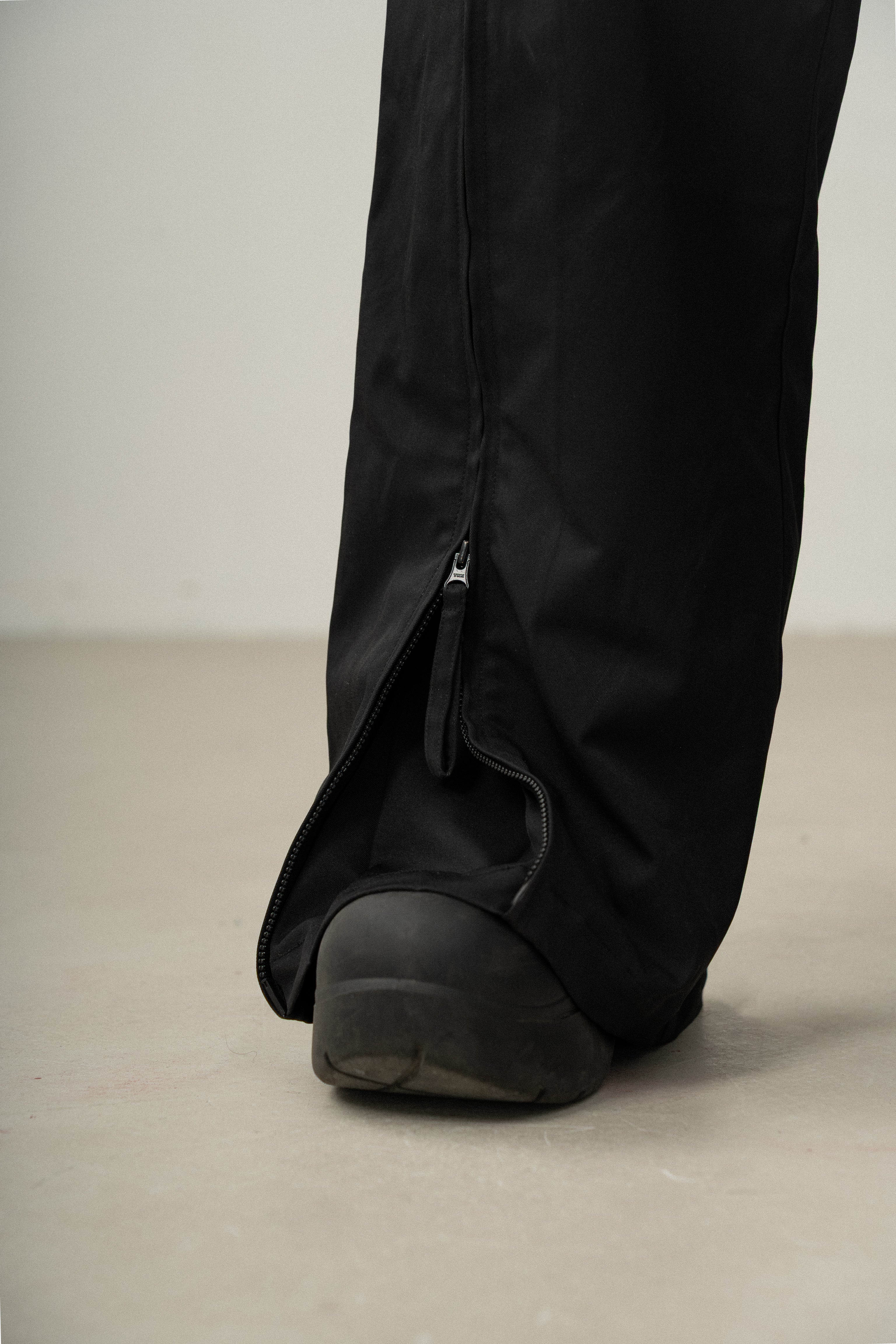Zip pants
